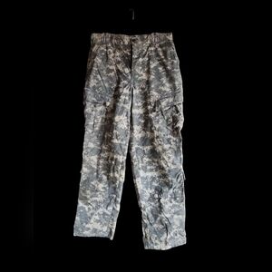 Tatical Cargo Pants Size Med-Reg